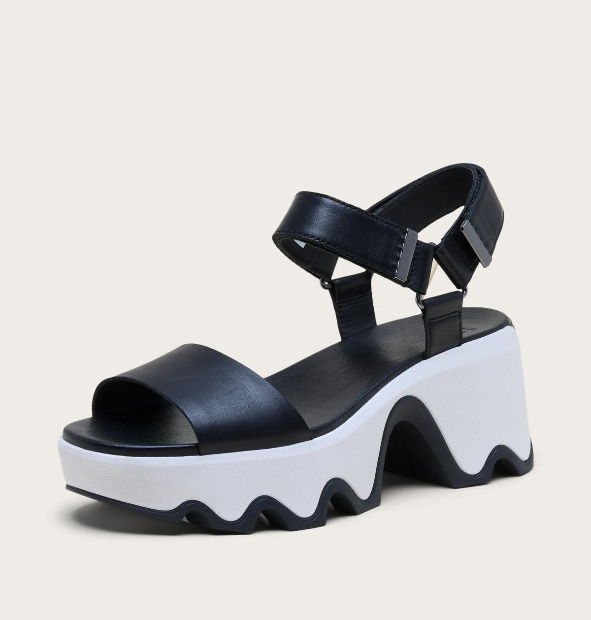 Kinetic™ Aura Y-Strap Women's Sandal - US 8007