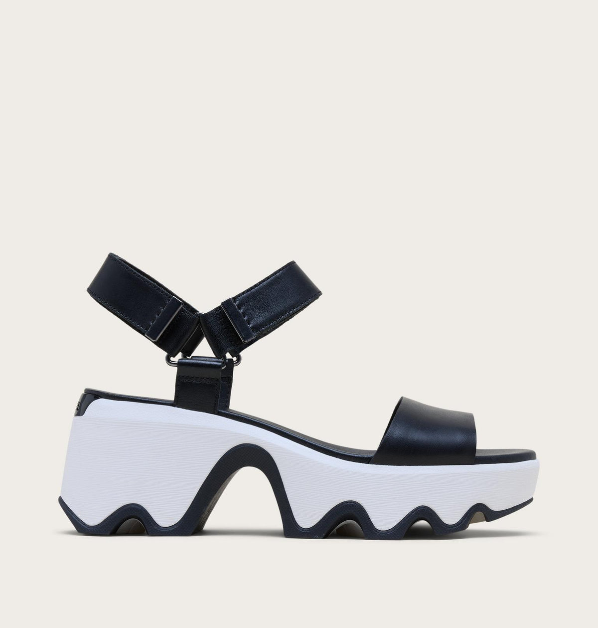 Kinetic™ Aura Y-Strap Women's Sandal - US 8007